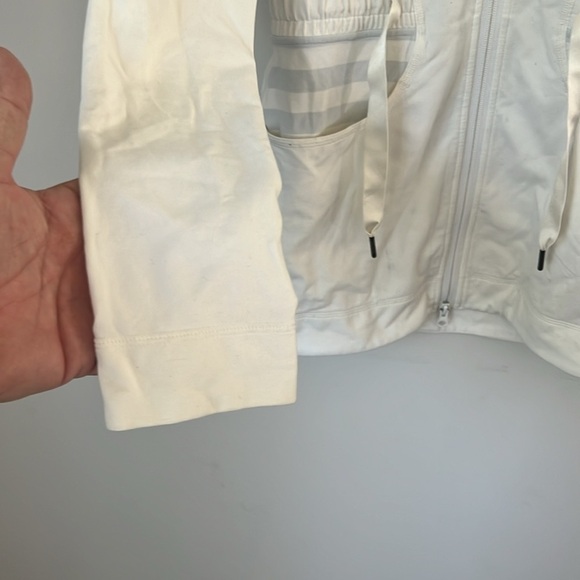 Lululemon Define Full Zip Jacket Women's Size 6 Cream Micro Stripe Athletic 🕶️ - Picture 3 of 9